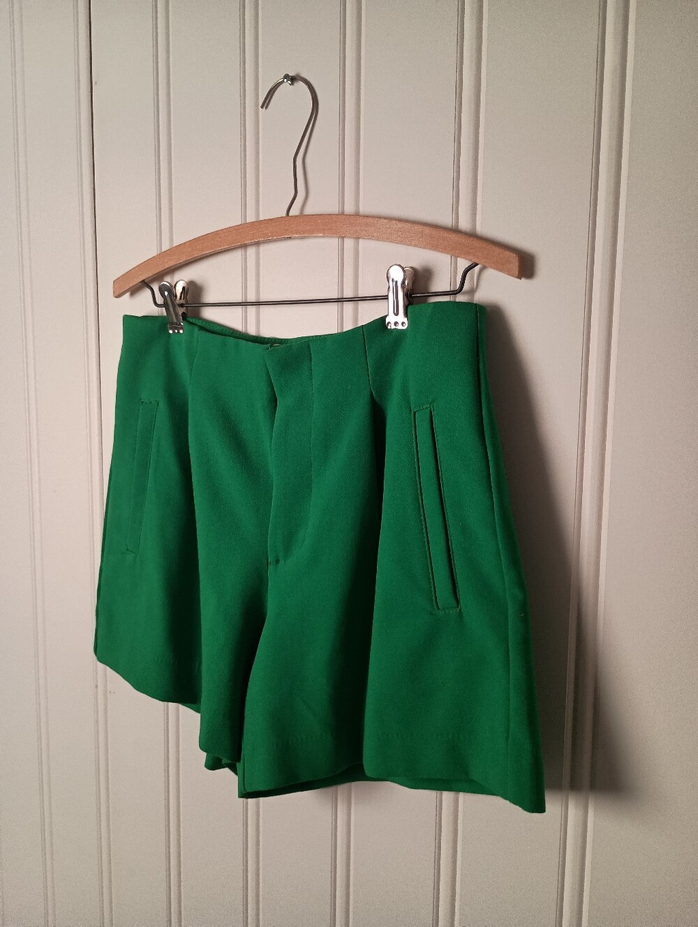 A New Day- Green Women's High-Waist Pleated Midi Shorts- Size 6